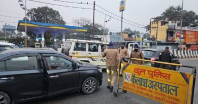 बिछडों को अपनों से मिलाकर दून पुलिस ने बिखेरी मायूस चेहरों पर मुस्कान बिछडों को अपनों से मिलाकर दून पुलिस ने बिखेरी मायूस चेहरों पर मुस्कान