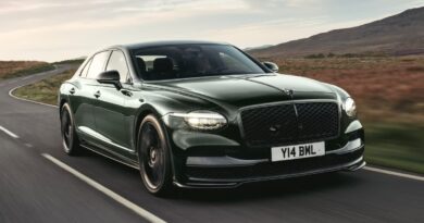 2027 Bentley Flying Spur ग्लोबल मार्केट के लिए हुई पेश, मिला V8 हाइब्रिड इंजन