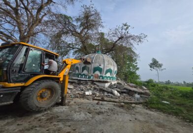जसपुर में सरकारी जमीन पर बनी अवैध पर चला बुलडोजर, नोटिस के बाद की कार्रवाई