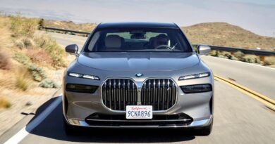 BMW India की 7 सीरीज और i7 इलेक्ट्रकि सेडान की बुकिंग शुरू, जल्द दोनों कारें होंगी लॉन्च BMW India की 7 सीरीज और i7 इलेक्ट्रकि सेडान की बुकिंग शुरू, जल्द दोनों कारें होंगी लॉन्च
