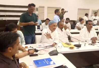 एसआईआर प्रक्रिया की शिकायत को लेकर कांग्रेसी विधायक लामबंद, जिला कलेक्ट्रेट पहुंचकर जताया विरोध एसआईआर प्रक्रिया की शिकायत को लेकर कांग्रेसी विधायक लामबंद, जिला कलेक्ट्रेट पहुंचकर जताया विरोध