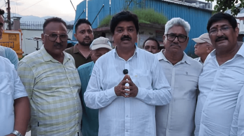 गणेश गोदियाल ने ली कांग्रेस की बूथ-ब्लॉक और मंडल कार्यकर्ताओं की बैठक, बांकीपुर और दतिया में बीजेपी की हार से दिखे उत्साहित गणेश गोदियाल ने ली कांग्रेस की बूथ-ब्लॉक और मंडल कार्यकर्ताओं की बैठक, बांकीपुर और दतिया में बीजेपी की हार से दिखे उत्साहित