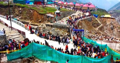 चारधाम यात्रा मार्गों पर सुरक्षा और यातायात व्यवस्था होगी और सख्त, श्रद्धालुओं की सुरक्षित यात्रा पर सरकार का विशेष फोकस चारधाम यात्रा मार्गों पर सुरक्षा और यातायात व्यवस्था होगी और सख्त, श्रद्धालुओं की सुरक्षित यात्रा पर सरकार का विशेष फोकस