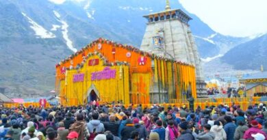 बारिश पर भारी पड़ रही बाबा केदार के भक्तों की आस्था, 14 लाख से अधिक श्रद्धालु कर चुके दर्शन बारिश पर भारी पड़ रही बाबा केदार के भक्तों की आस्था, 14 लाख से अधिक श्रद्धालु कर चुके दर्शन