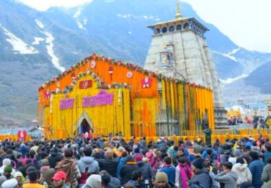 बारिश पर भारी पड़ रही बाबा केदार के भक्तों की आस्था, 14 लाख से अधिक श्रद्धालु कर चुके दर्शन बारिश पर भारी पड़ रही बाबा केदार के भक्तों की आस्था, 14 लाख से अधिक श्रद्धालु कर चुके दर्शन