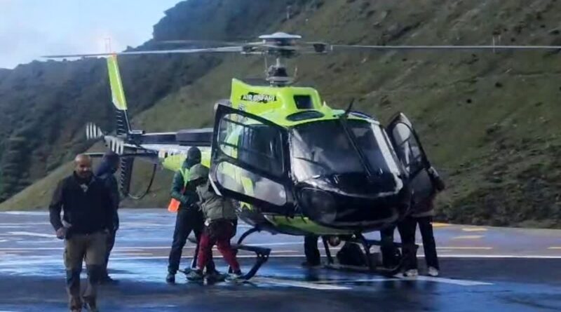 उत्तराखंड: केदारनाथ धाम के लिए हेली सेवाएं शुरू, हेली पैडों पर लौटी रौनक उत्तराखंड: केदारनाथ धाम के लिए हेली सेवाएं शुरू, हेली पैडों पर लौटी रौनक