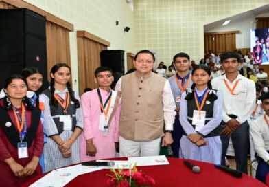 सरकारी स्कूल के छात्रों के लिए खुशखबरी, 10वीं-12वीं के बच्चों को टैबलेट खरीदने के लिए सरकार देगी पैसा सरकारी स्कूल के छात्रों के लिए खुशखबरी, 10वीं-12वीं के बच्चों को टैबलेट खरीदने के लिए सरकार देगी पैसा