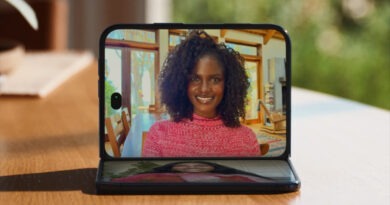 iPhone Duo 2 पर काम कर रही Apple, बाहरी स्क्रीन पर मिलेगा Face ID और एक्शन बटन: रिपोर्ट iPhone Duo 2 पर काम कर रही Apple, बाहरी स्क्रीन पर मिलेगा Face ID और एक्शन बटन: रिपोर्ट
